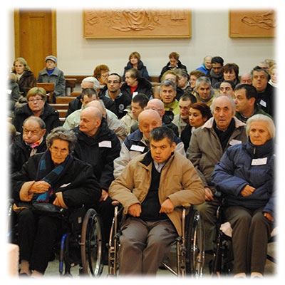 Da Nord a Sud, ai piedi della Madonna di Lourdes.