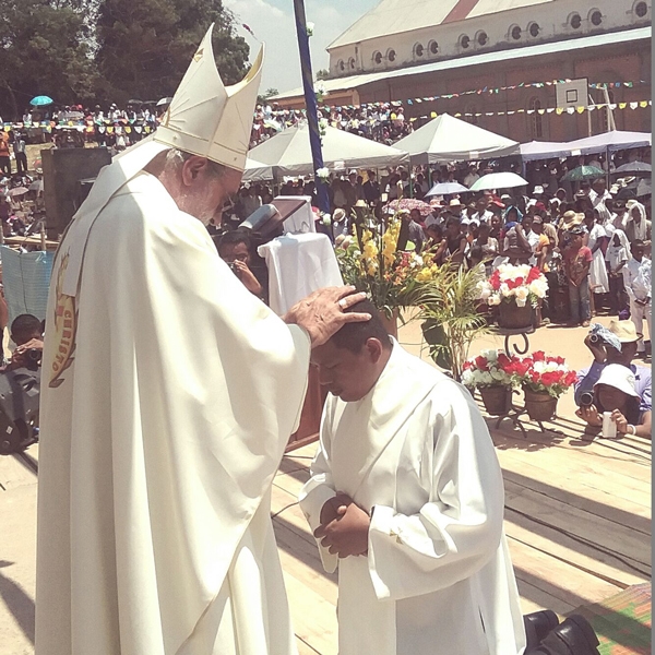 Madagascar – Ordinazione di Don Heritiana