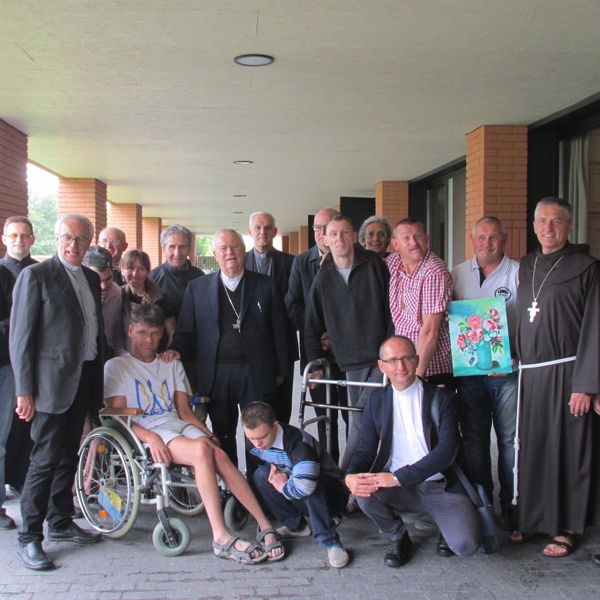 Ucraina – Visita del cardinale Bassetti al monastero orionino di L’Viv