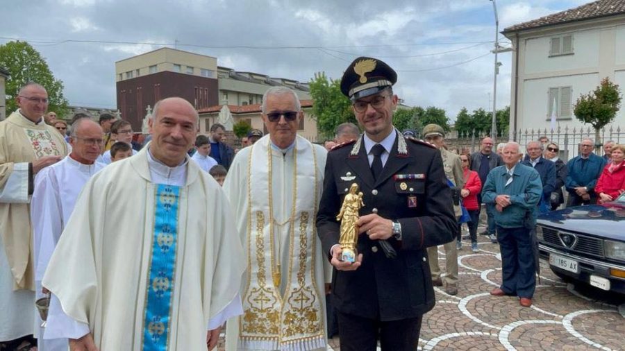 Tortona – Benedizione delle auto storiche dei Carabinieri