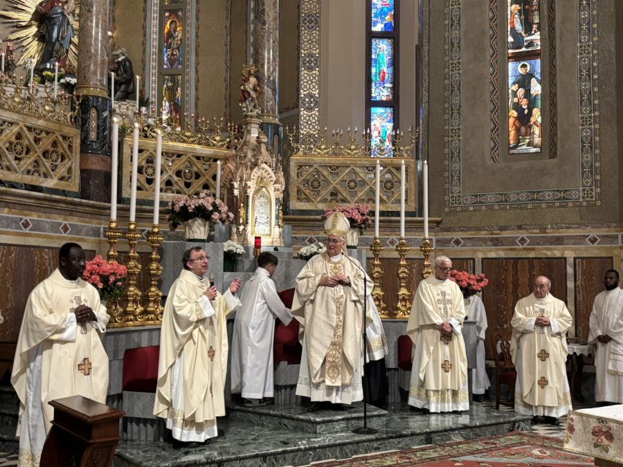 Tortona – Monsignor Dellagiovanna ai piedi della Madonna della Guardia