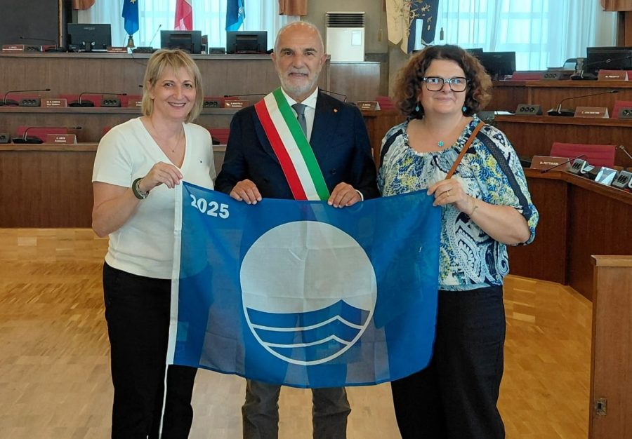 Pescara – Una Bandiera Blu, segno di un’accoglienza che coniuga qualità, rispetto e solidarietà”.