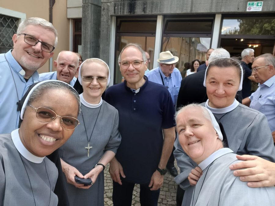 Santa Maria La Longa – Grazie Sorelle!