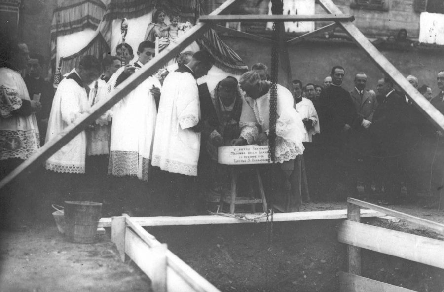 Tortona – 100 anni fa la posa della prima pietra del Santuario